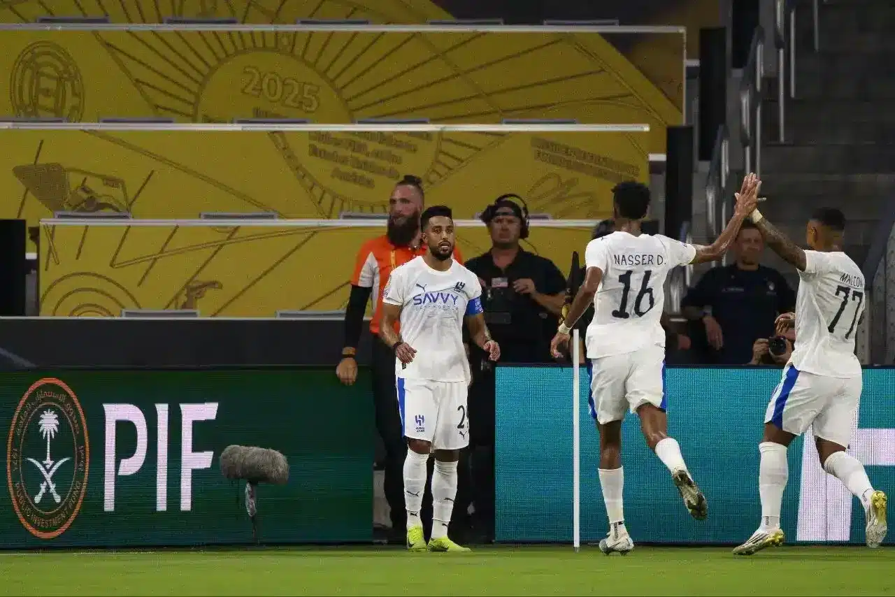 غياب ثنائي الهلال يهدد حسم الدوري السعودي