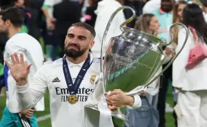 خمسة أسماء لتعويض رحيل كارفخال في ريال مدريد