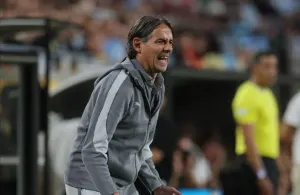إنزاجي يستدعي لاعبين طارئًا قبل مباراة الهلال الحاسمة